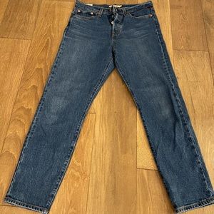 LEVIS Wedgie icon jean sz 29